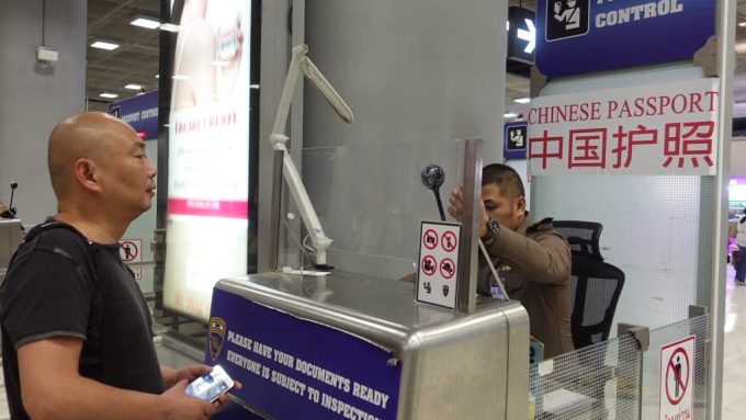 Une file spéciale a été inaugurée à l'aéroport de Suvarnabhumi réservée aux touristes chinois